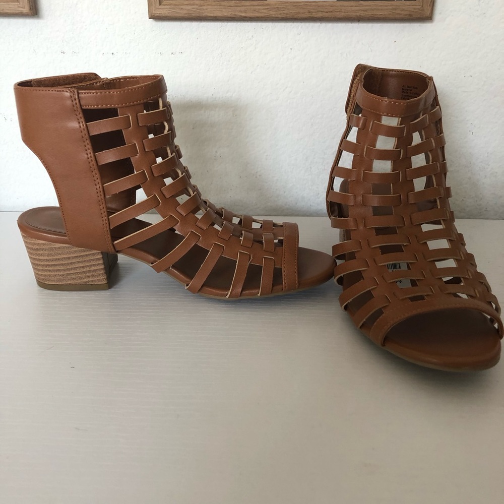 Girls American Eagle Sandals